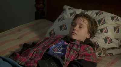 - Dad, are you going to tuck me in?
- I'll be right there. - Lassie