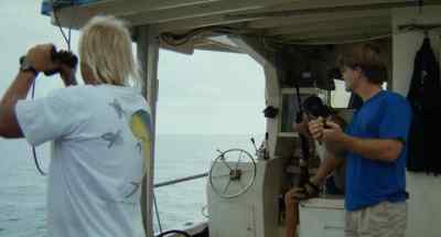 - Dad, dad, hurry! - Cruel Jaws