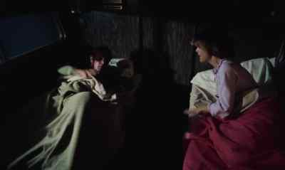 - Dad! Dad!
- My god, what's happening? - Dracula's Dog