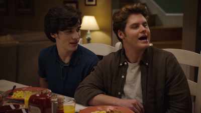 Dad. Dad, if you got into a fight
with Ben's dad, - Father of the Year
