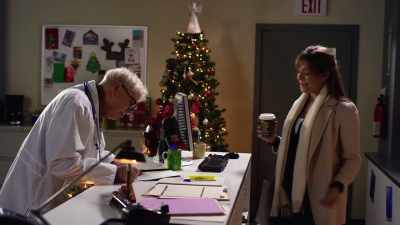 - Dad, do I really smother you? - The Christmas High Note