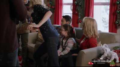 Dad, here, let me help you.
I'll get more firewood. - Road to Christmas
