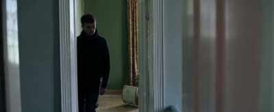 - Dad, I need to go.
- What's wrong? - The Winter Lake