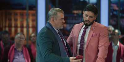 -Dad? It's a bluff, right? It's a joke.
-It's confirmed, Siminel. - Candidatul perfect