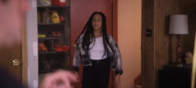 - Dad?
- Oh, no. Trina. - The Big Door Prize