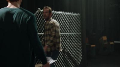 -Dad, what are you doing here?
-Gotta get the sets in. - Riverdale