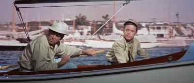 - Dad, what are we doing?
- Look out! - Mr. Hobbs Takes a Vacation