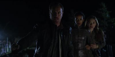 Dad, why aren't we running? - Lost in Space