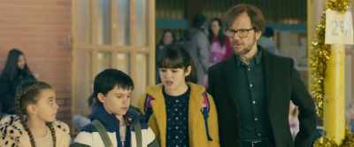 Dad, why invite him to rehearse?
He's a pain. - Padre no hay mas que uno 3