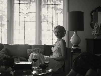 Daddy, it's so scary - Blonde