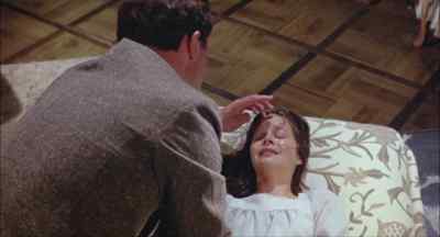 - Daddy...
- Shh, it's alright. It's daddy. I'm here. - Audrey Rose