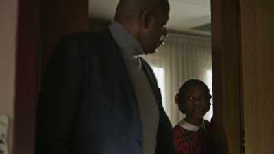 Daddy?
There's a man on the phone. - Godfather of Harlem