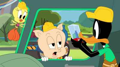 Daffy,
you're distracted - Bugs Bunny Builders