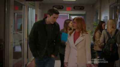 Dag, professor Miller.
-Zeg vanavond maar Nick. - Aurora Teagarden Mysteries: A Game of Cat and Mouse