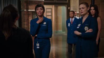 Daisy, I-I don't think
you should be here right now. - Bones
