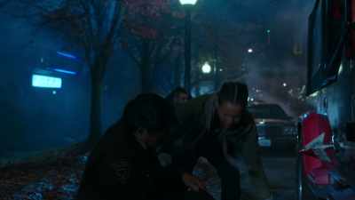 -[Dale groans]
-Maddie! Maddie! - Siren