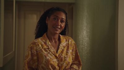 Daloris is ready for bed. - Death in Paradise