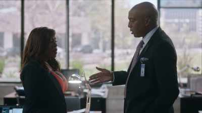 Damien has had so many
death threats against him - The Rookie: Feds