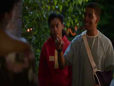 - Damn! Is that a gold record?
- Mm-hmm. - On My Block