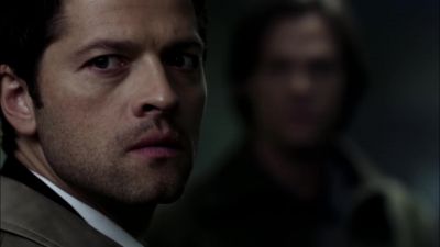 Damn it. Here come the guards. - Supernatural