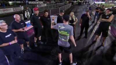 - Damn it.
- [laughing] - Street Outlaws No Prep Kings Team Attack