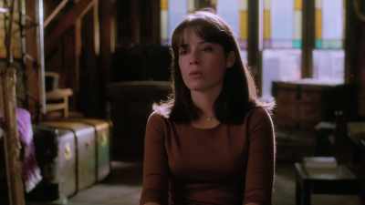 Damn it.
My powers don't work in here. - Charmed