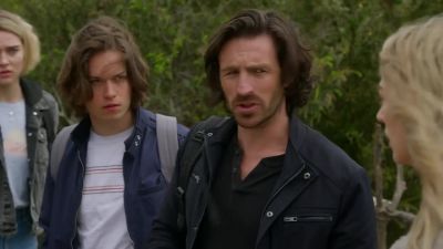 - Damn it.
- What? - La Brea