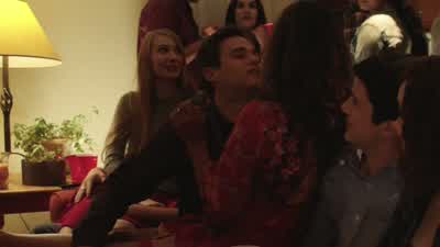 - -Damn, Justin, get in there! - 13 Reasons Why