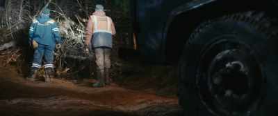 Damn, road's completely blocked. - The Widow