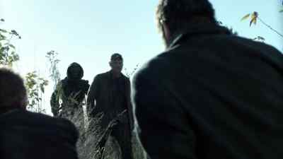 Dan, you all right? - Falling Skies