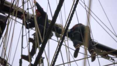 DAN: Feeling the power
of these tall ships, - Prop Culture