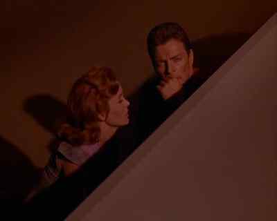 - Dan. Mark.
- Yeah, we're here. - Land of the Giants