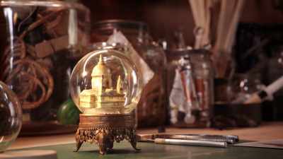 DAN: With so many original artifacts lost,
like Mary's umbrella, - Prop Culture