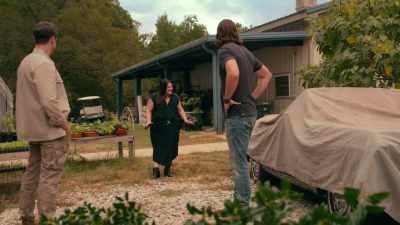 - Dana Sue?
- Okay, knock me down and steal my teeth! - Sweet Magnolias