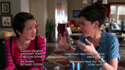 (dance music playing) - Andi Mack