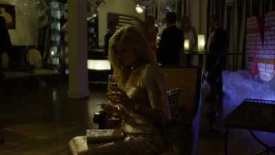 [dance music plays]
[cheering] - Dirty John