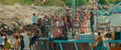 ♪ Dancing queen ♪ - Mamma Mia! Here We Go Again