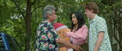 Dancing. Where I come from, you see a guy
moving like that, you call him a pinguino. - How the Gringo Stole Christmas