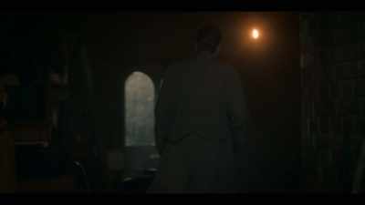 [Dani breathing rapidly] - The Haunting of Bly Manor
