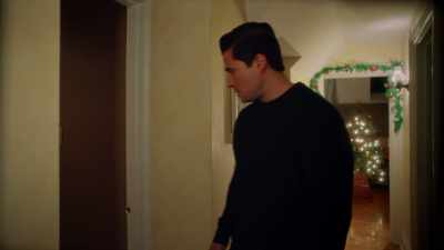 (Dani): You don't have
any brothers or sisters? - Planes, Trains, and Christmas Trees