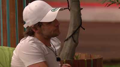 Daniel has been
like, so lovely, like, - Love Island