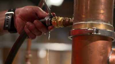  [daniel] that's a problem. - Moonshiners: Master Distiller
