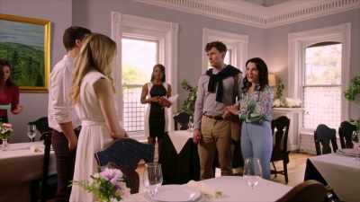 Daniel wird mir ein Ständchen bringen,
nicht wahr? Er spielt Trompete. - May the Best Wedding Win
