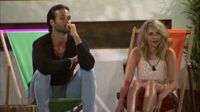 ‐DANIEL: You all right, Liv?
‐Yeah. - Love Island