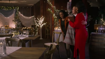 DANIELLE AND CAROLINE
LAUGHING - Yuletide the Knot