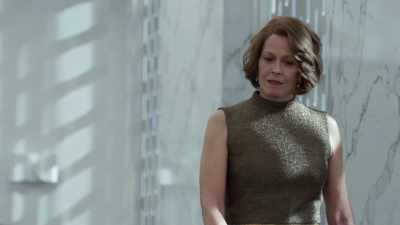 - [Danny] And who are you?
- I'm in charge. - Marvel's The Defenders