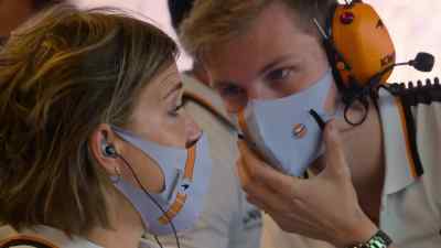 Danny, he's lost the pace. - Formula 1: Drive to Survive