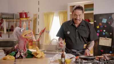 DANNY: I think we're ready.
BEVERLY: Ready to plate? - Muppets Now