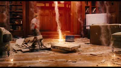 Danny, in here. - Zathura: A Space Adventure