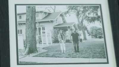 -[Danny] There we are!
[laughing]
-[Kansas] Oh, man. - Down Home Fab